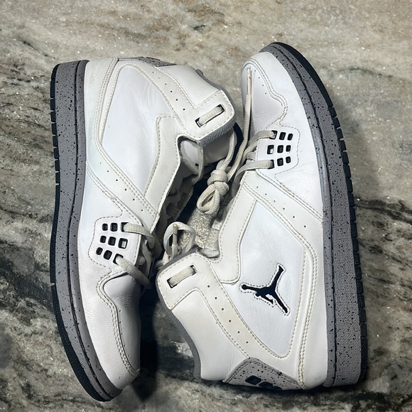 Air Jordan - Picture 8 of 9